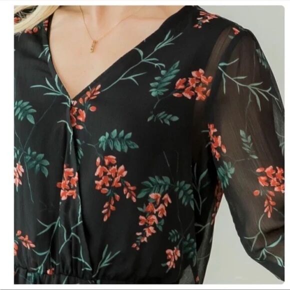 Black Floral Print Chiffon V-Neck Bell Sleeve Blouse - Picture 4 of 6